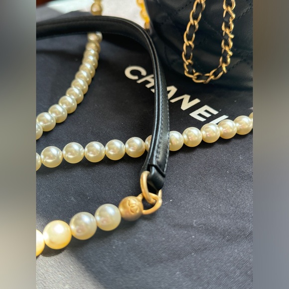 CHANEL “about pearls” mini quilted bag - never been worn - Like New✨ - Picture 6 of 12